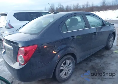 2015 Chevrolet Sonic Lt Auto z USA, uszkodzony, nr VIN 1G1JC5SH9F4154874